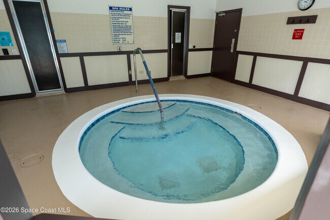 Photo - 605 Saint Albans Court Unidad 18h