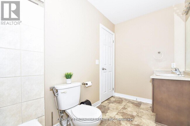 Photo - 386 Thompson St