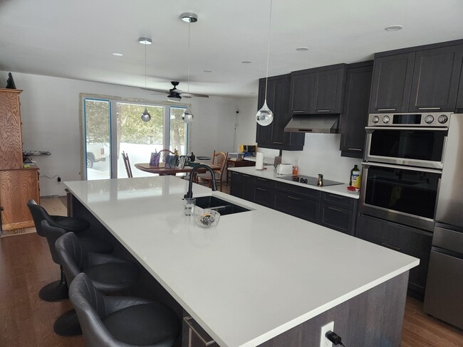 Photo - 621 John Kennedy Way