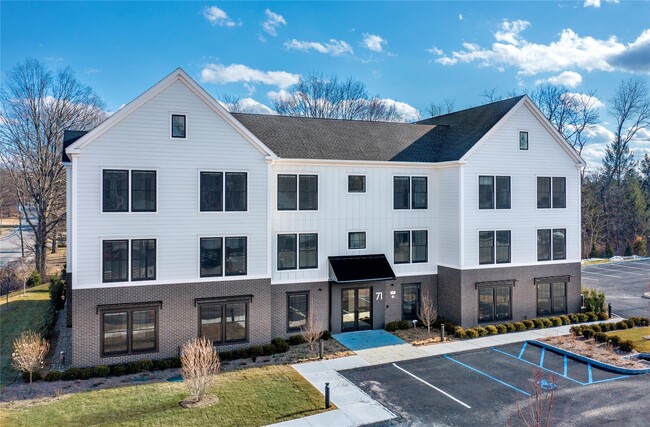 Building Photo - 71 E Main St Unit 102 Rental