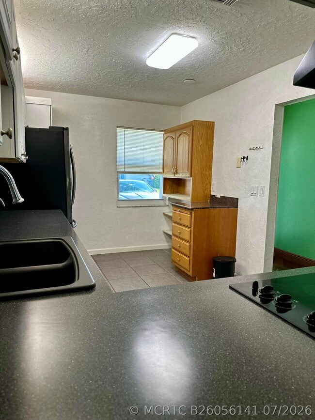 2886 Fernley Dr E