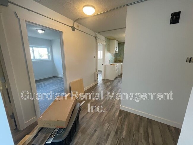 Photo - 141 Frederica St W Unit 3