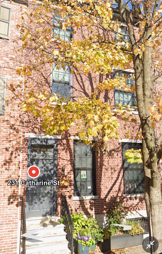 Building Photo - 231 Catharine St Rental