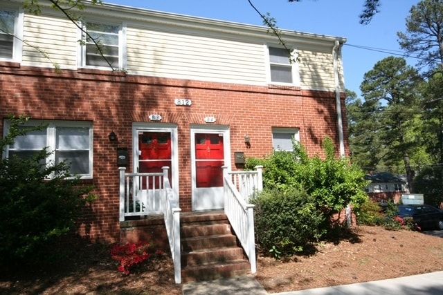 Fantastic End Unit Townhouse Near Duke - Fantastic End Unit Townhouse Near Duke