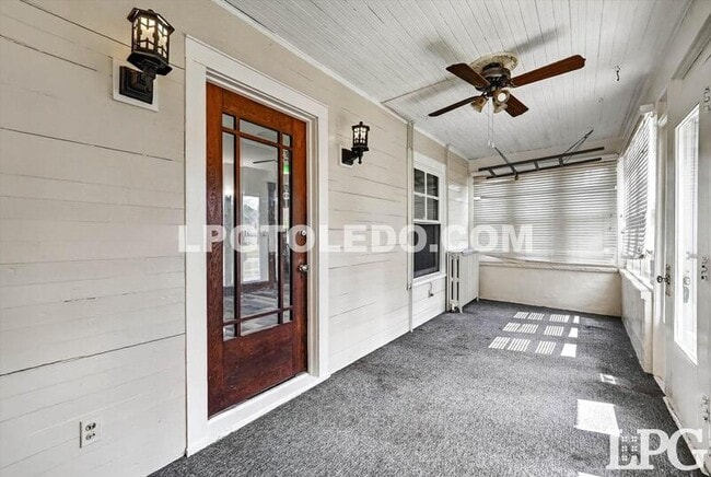 Photo - 3822 Lockwood Ave