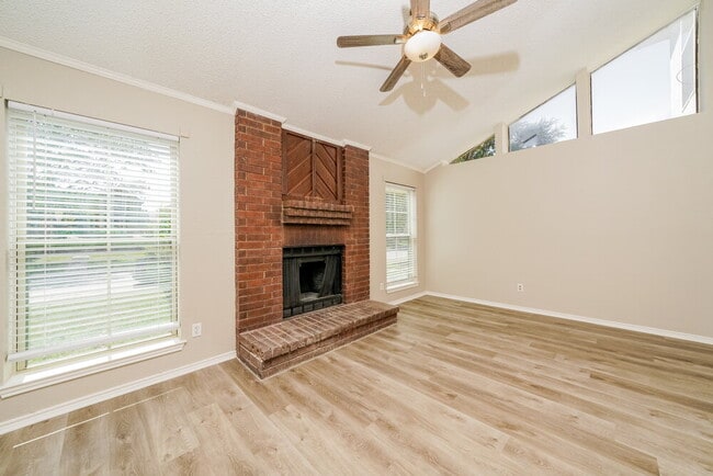 Photo - 1115 Hemlock Ct