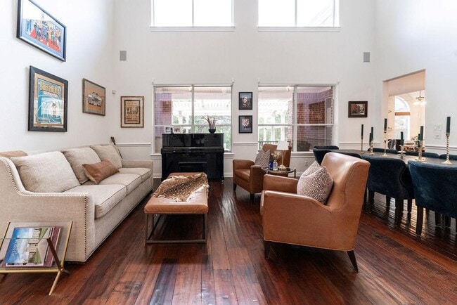 Photo - 3408 Travis Country Cir