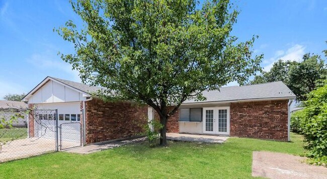 Photo - 8822 Westfield Dr