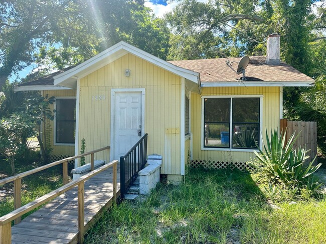 3/1 Located in South St. Pete! - 3/1 Located in South St. Pete! Casa