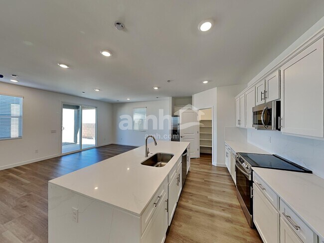 Photo - 9543 Harkes Dr