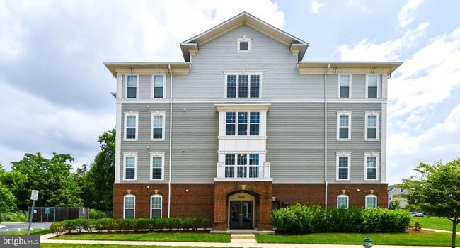 Building Photo - 3910 Doc Berlin Dr Unit 13