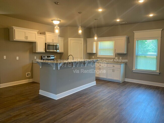 Photo - 537 Buckboard Rd