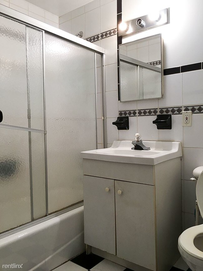 Photo - 135 Willow St