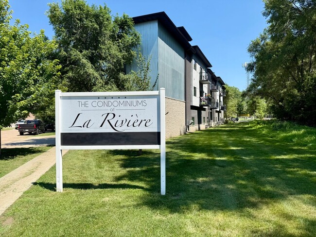 Building Photo - La Riviere Unit #309