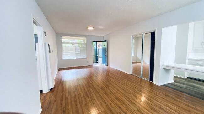 Photo - 7351 Variel Ave