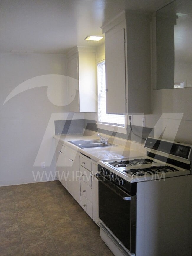 Photo - 1752-1754 Vallombrosa Avenue Unit 1752 Vallombrosa