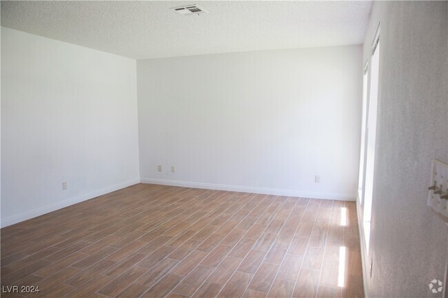 Building Photo - 3937 S Torrey Pines Dr Unit 3937 Rental