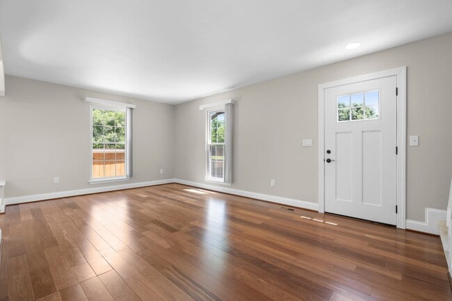 Photo - 3 Bed 2.5 Bath - Gaithersburg Townhome - Completely Renovated