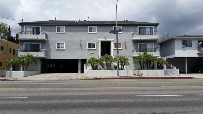 Photo - 13823 Sherman Way Apartments