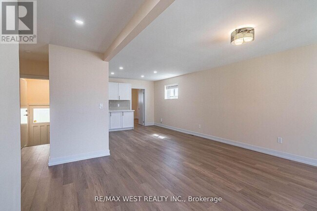 Photo - 7 Highland Hill