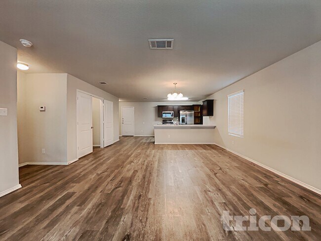 Photo - 9736 Marbach Brk
