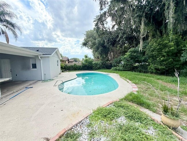 Photo - 1543 Heather Way