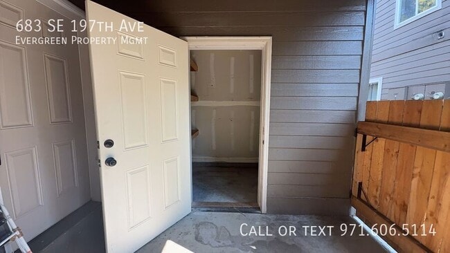 Photo - 683 SE 197th Ave