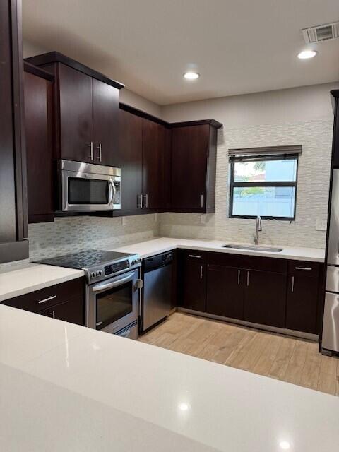 Photo - 835 NE 191st St