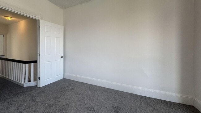 Photo - Philly Bi-Level: Modern & Bright