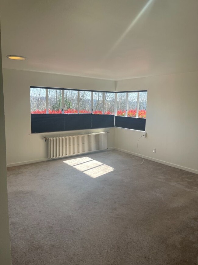Photo - Cute and Cozy East Queen Anne Condo with 2 Bedrooms, 1 Bath and 1 Covered Parking Space Unit 2