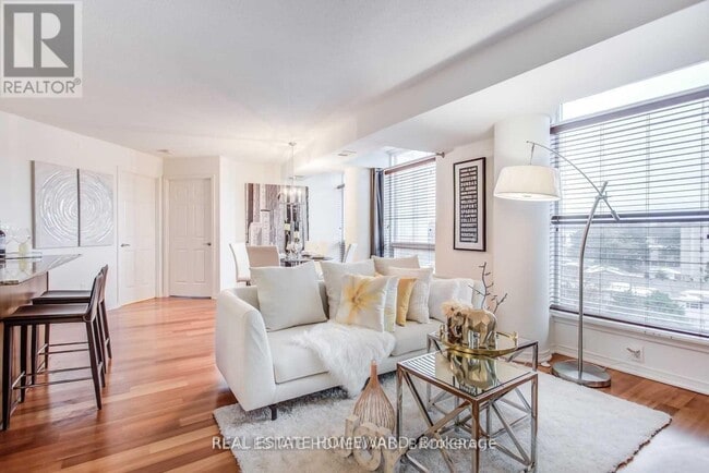 Photo - 18 Valley Woods Rd Unité Ph301