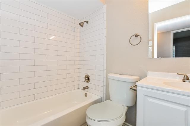 Photo - 926 Wateka Way