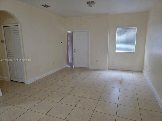 Photo - 1371 NW 9th Ct