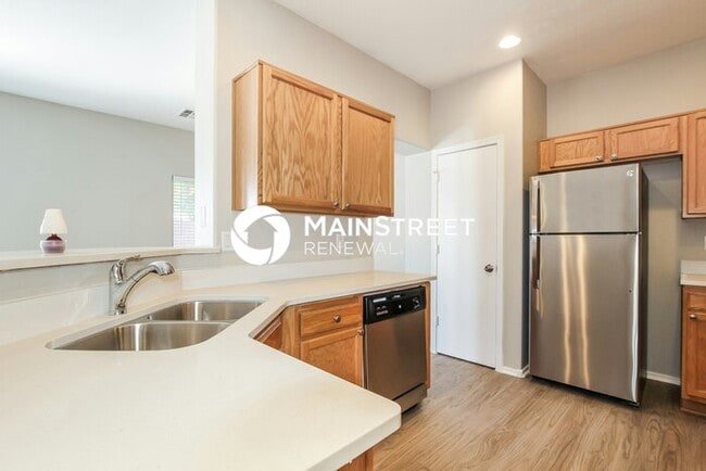 3 Bedroom Pet-Friendly Home in Phoenix, AZ with Main Street Renewal