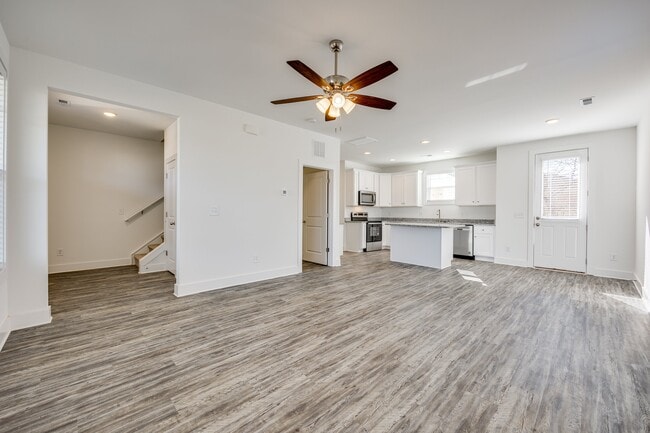 Photo - 913 W Virginia Ave