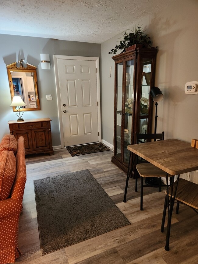 Photo - 2607 Preston Hwy Unit #3