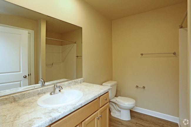 2BR, 2BA- Upper