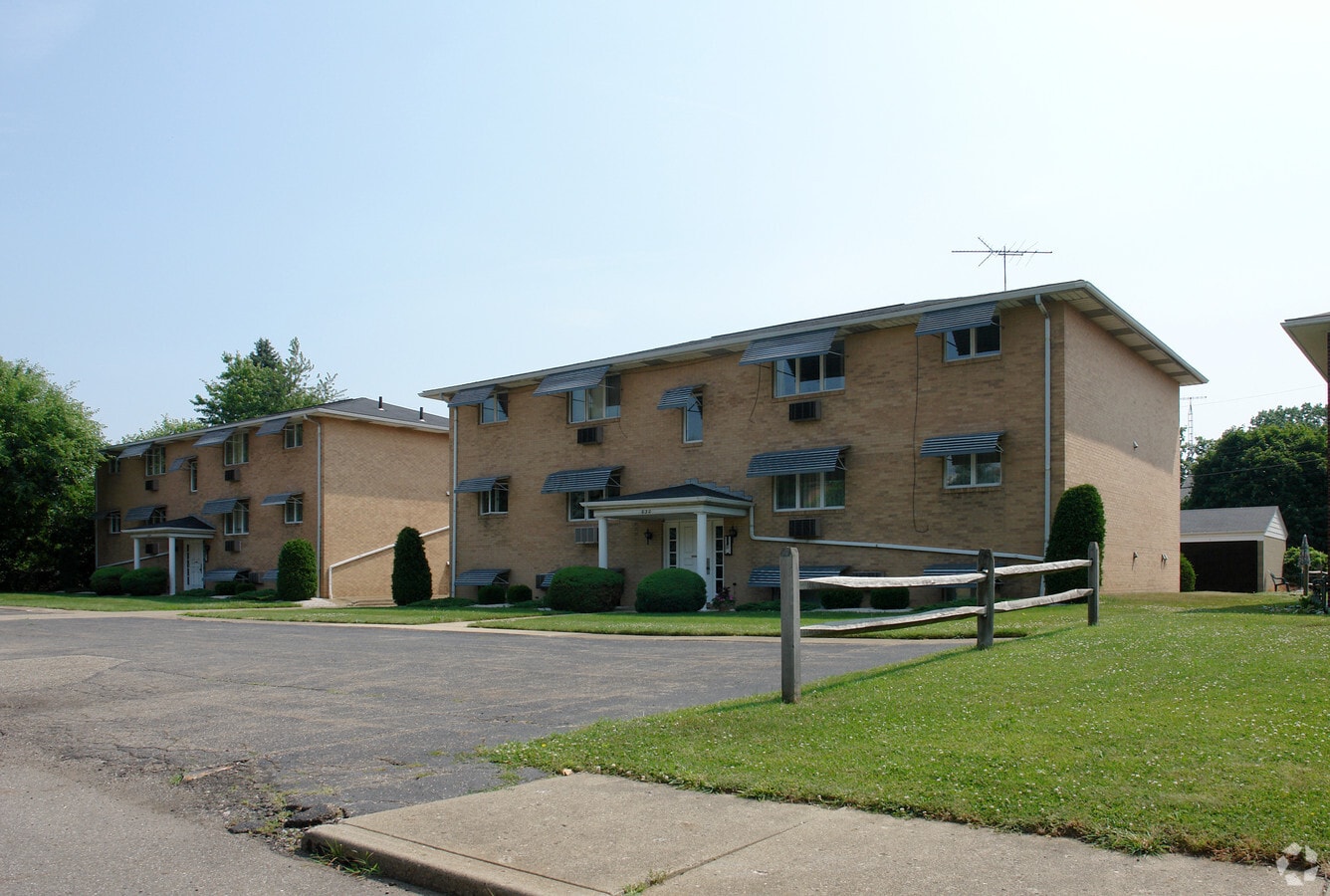 Linwood Apartments - Linwood Apartments
