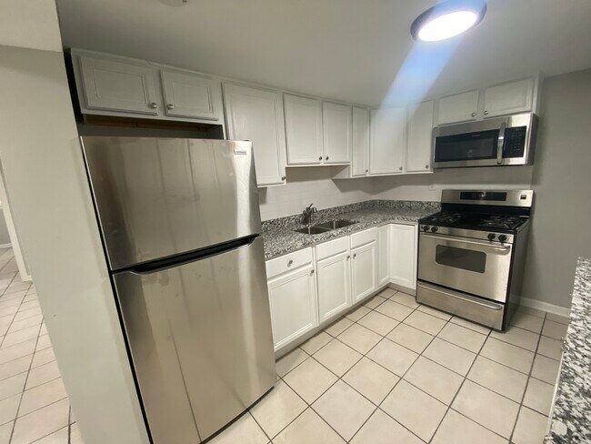 Photo - 4233 W Potomac Ave Apartments Unit 1 Garden