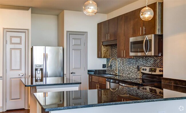 Building Photo - 4620 N Braeswood Blvd Rental