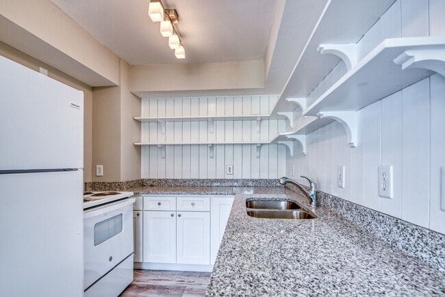 Photo - 2 bedroom 1 bath condo - Hampstead Unit 1