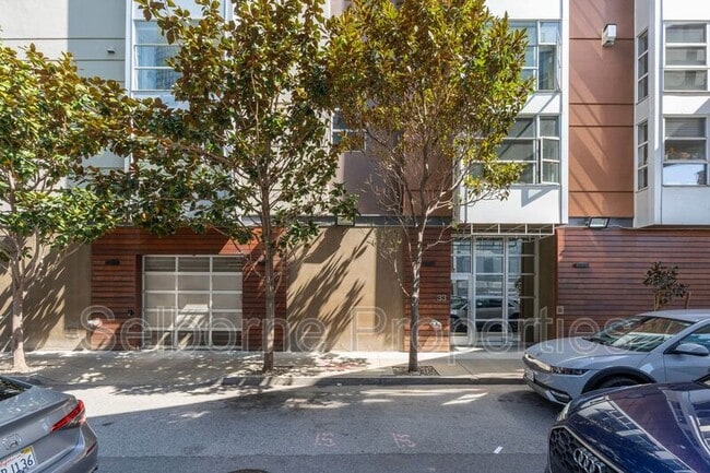 Building Photo - 33 Clementina St Rental