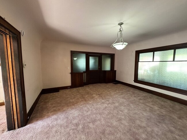 Photo - Large 1 Bedroom Main Level Apartment Near ... Unit 612 W 10th Ave #5