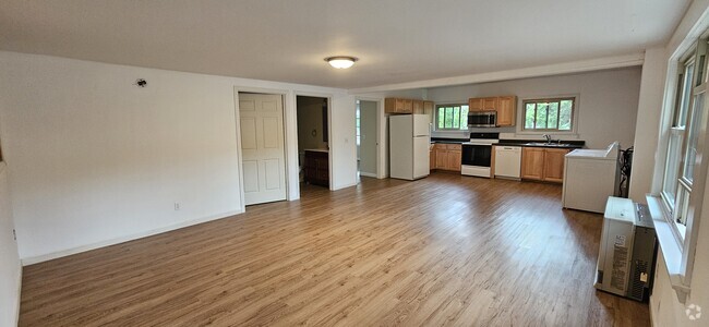 Building Photo - 64 Church St Unit 64-103 Rental