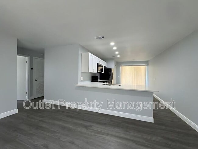Photo - 442 S Hill Ave