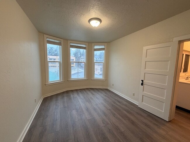 Building Photo - 64 N Stewart St Unit 2