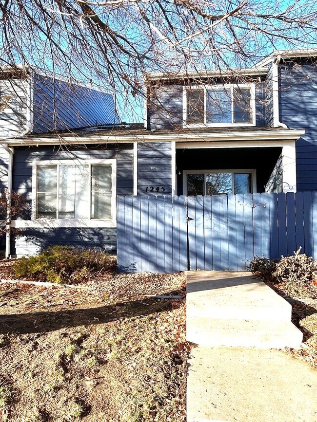 Building Photo - Charming Townhouse in Lafayette, CO-Availa...