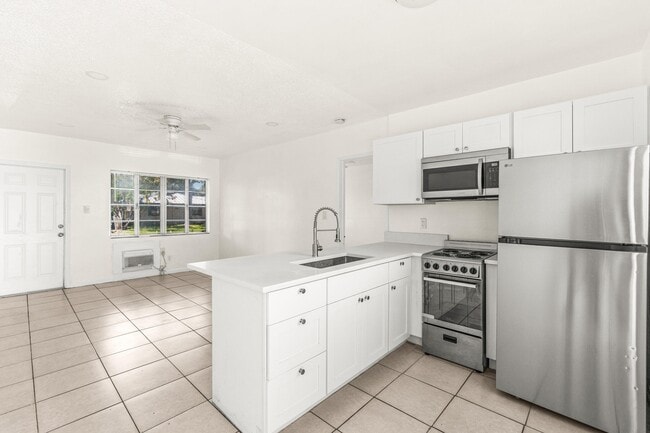 Photo - 211 Sunrise Ave