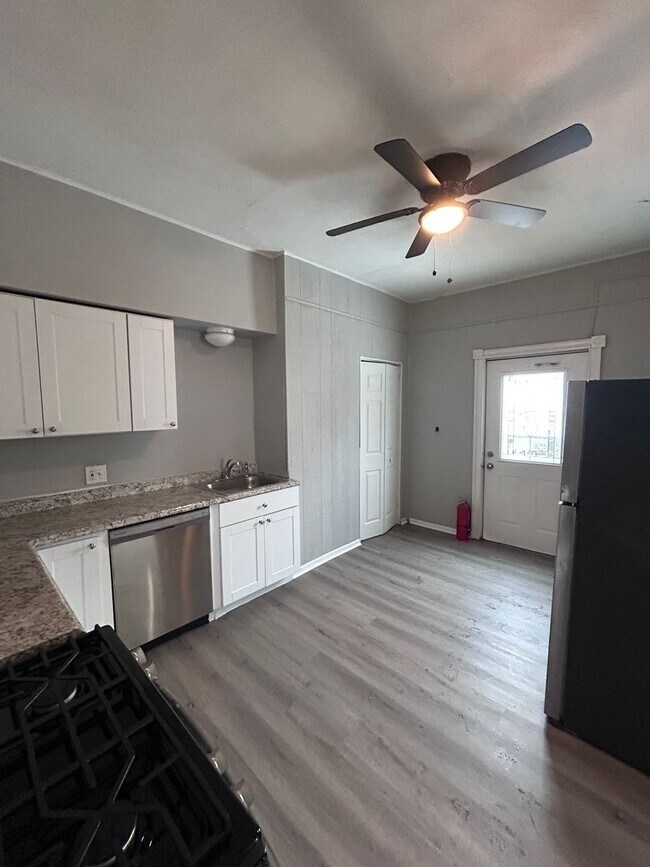 Photo - vin4033 Unit 2