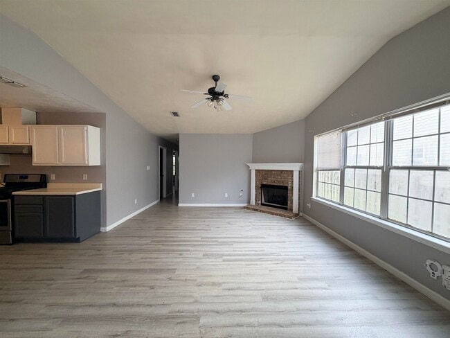 Photo - 7328 Hollis St